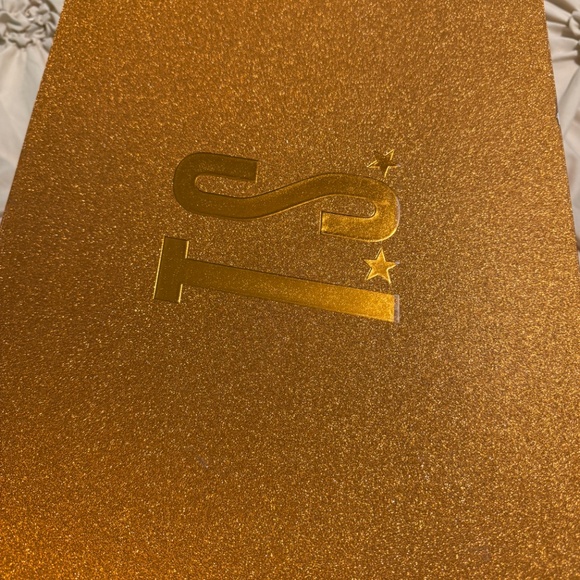 Life of a Show girl. Cardigan - Picture 3 of 5